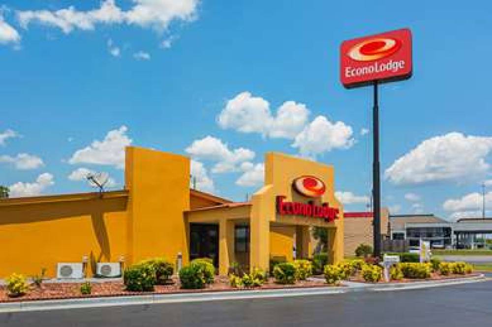 Econo Lodge 3