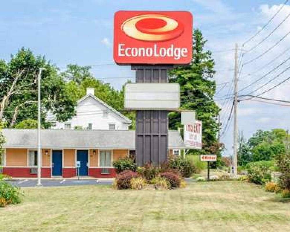 Econo Lodge 2