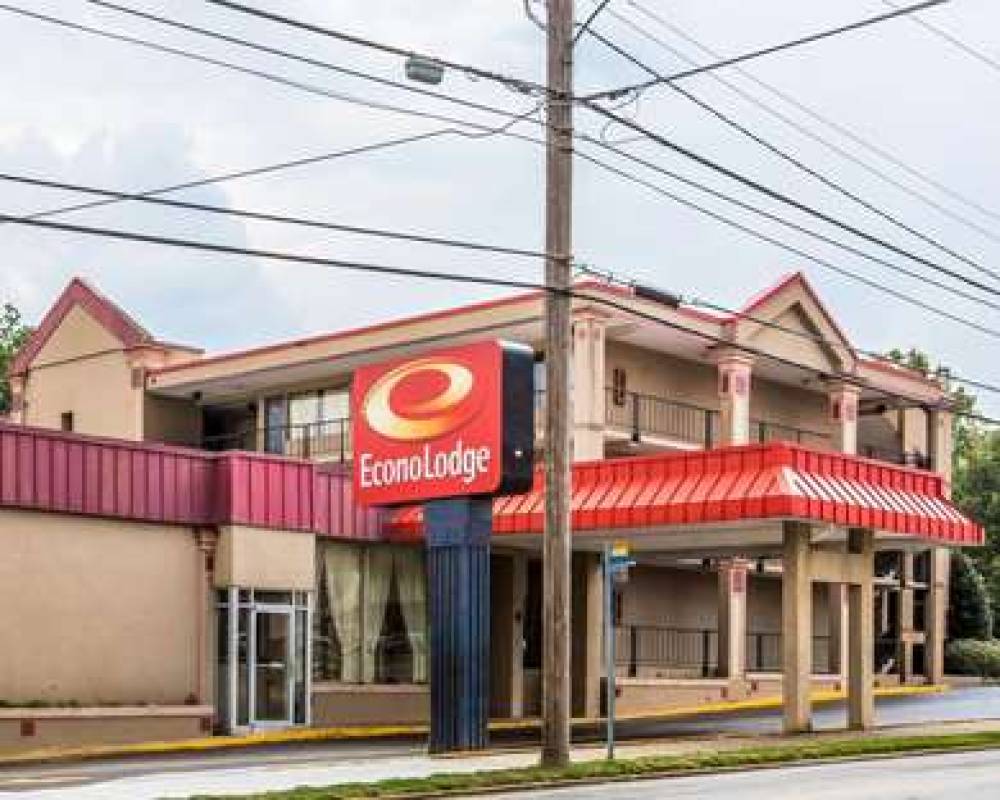 Econo Lodge 3