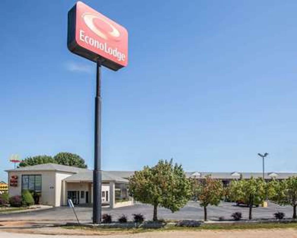 Econo Lodge 3