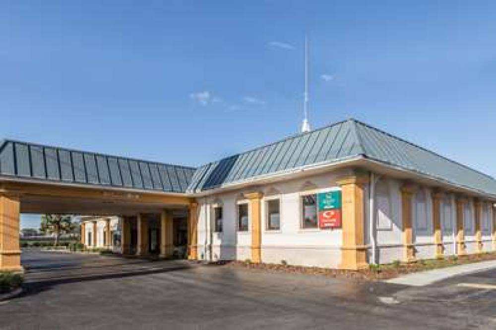 Econo Lodge 2