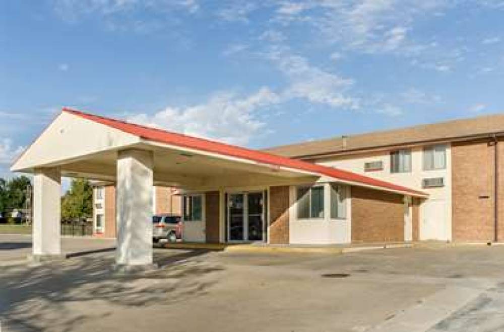 Econo Lodge 2