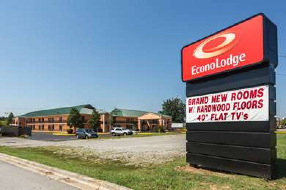 ECONO LODGE 4