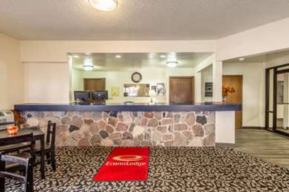 ECONO LODGE 2