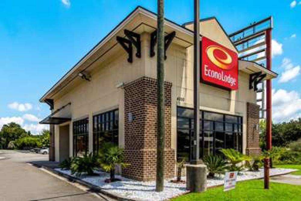 Econo Lodge 2