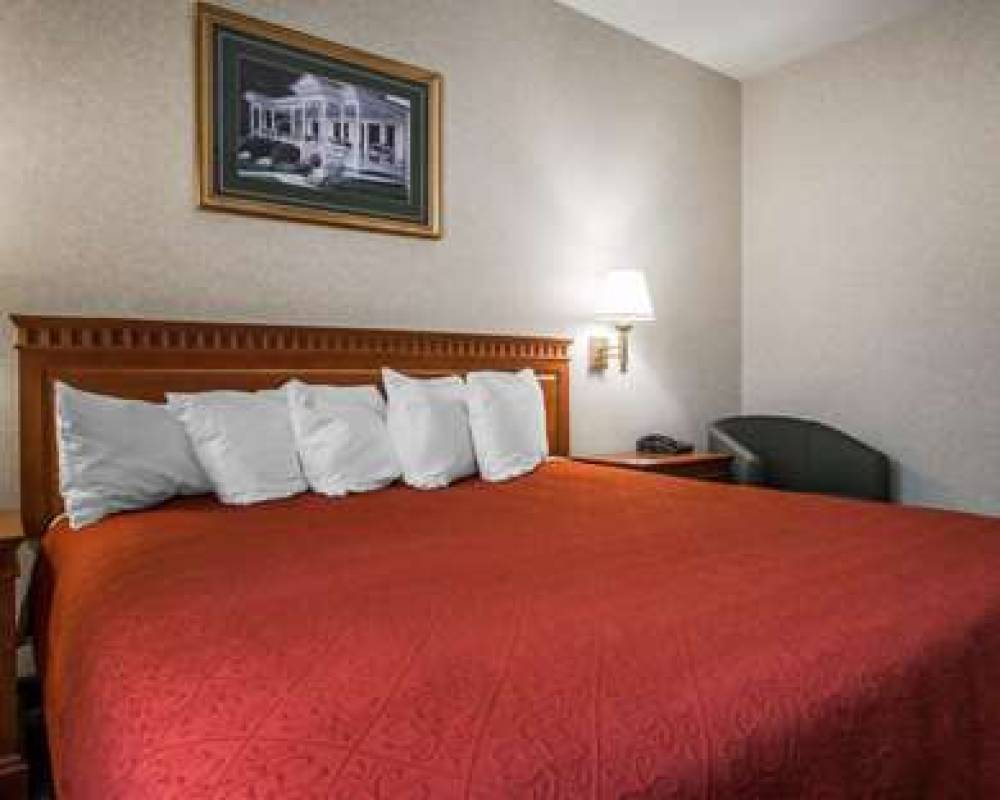 ECONO LODGE GLENS FALLS / LAKE GEOR 5