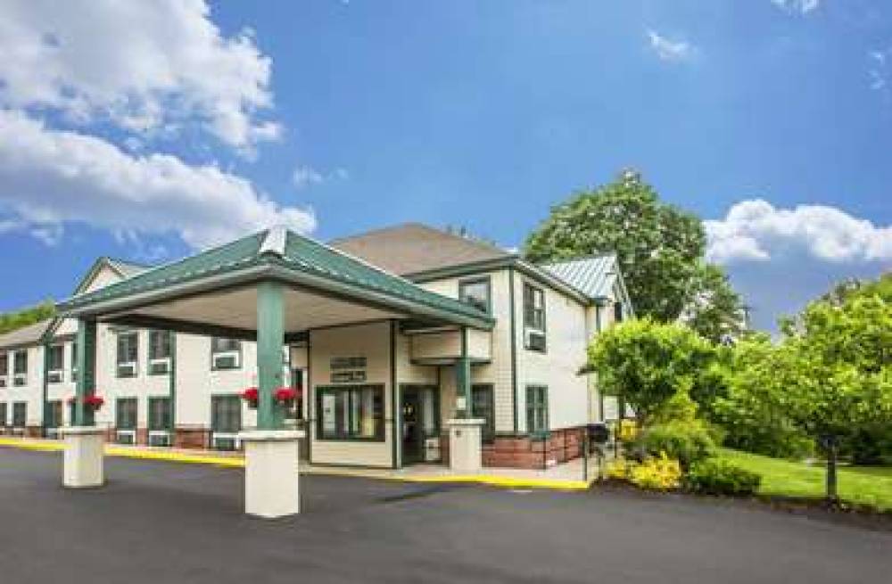 Econo Lodge Glens Falls / Lake Geor