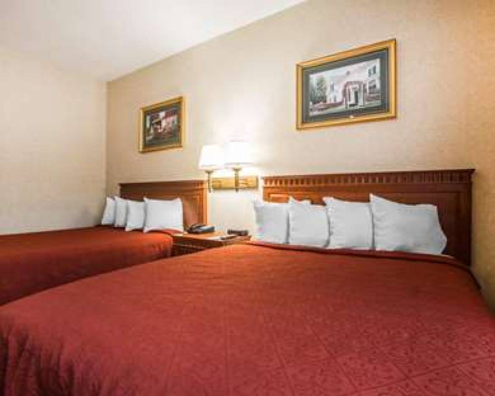 ECONO LODGE GLENS FALLS / LAKE GEOR 7