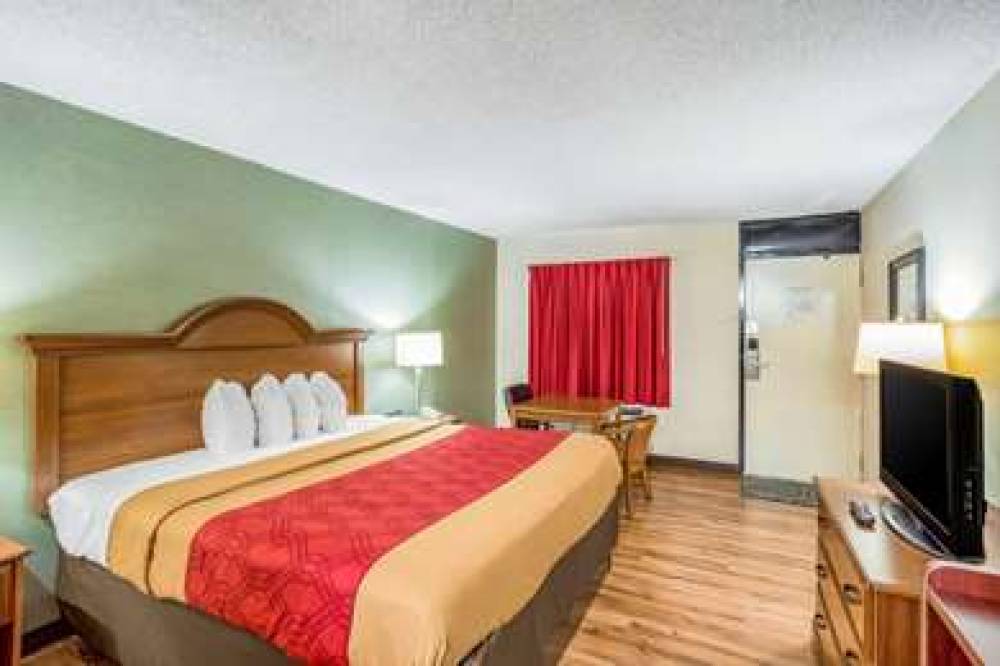 ECONO LODGE HUNTINGTON - BARBOURSVI 10