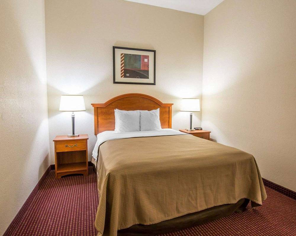 ECONO LODGE INN AND SUITES BEAUMONT 7