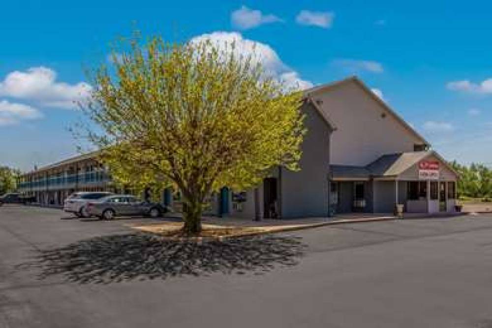 Econo Lodge Inn And Suites Enid