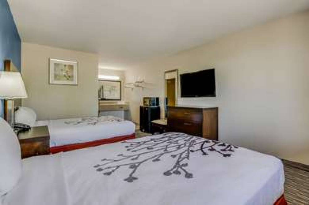 ECONO LODGE INN AND SUITES ENID 9