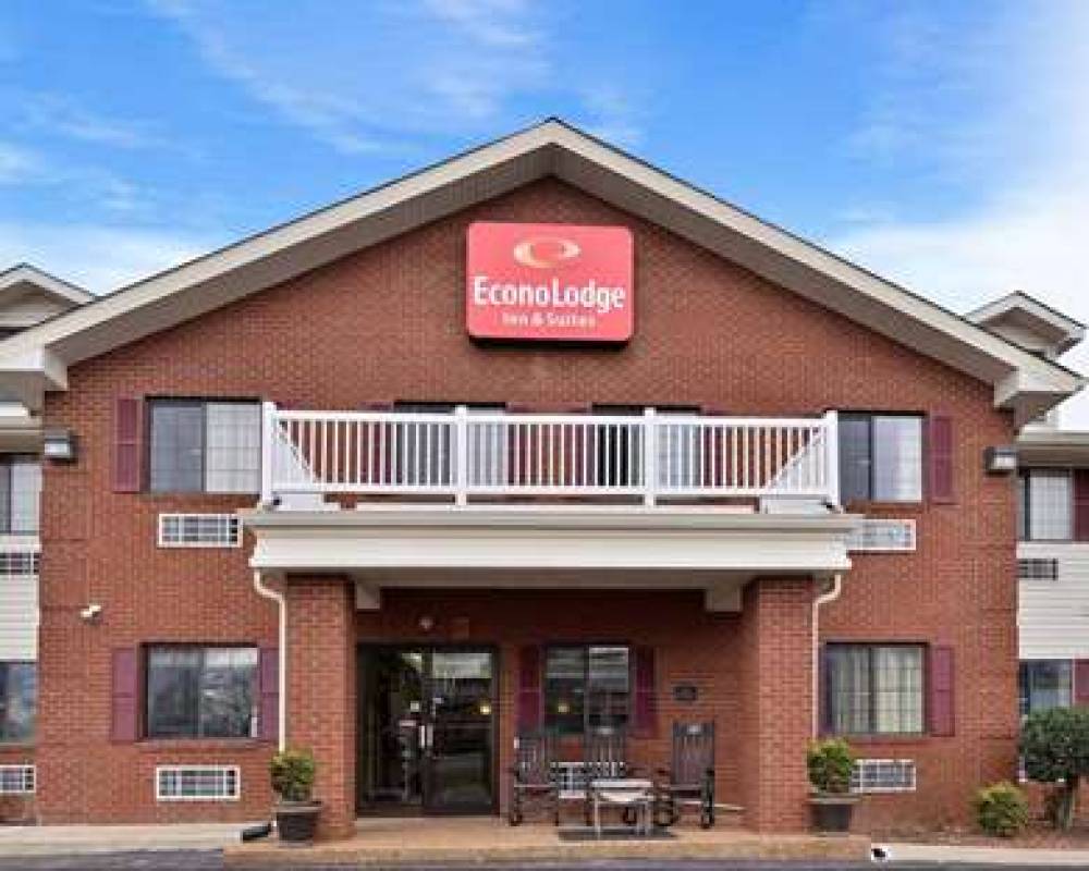 ECONO LODGE INN AND SUITES 2