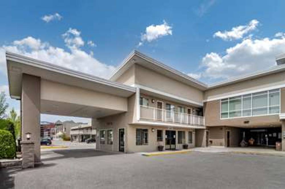 ECONO LODGE INN AND SUITES 1