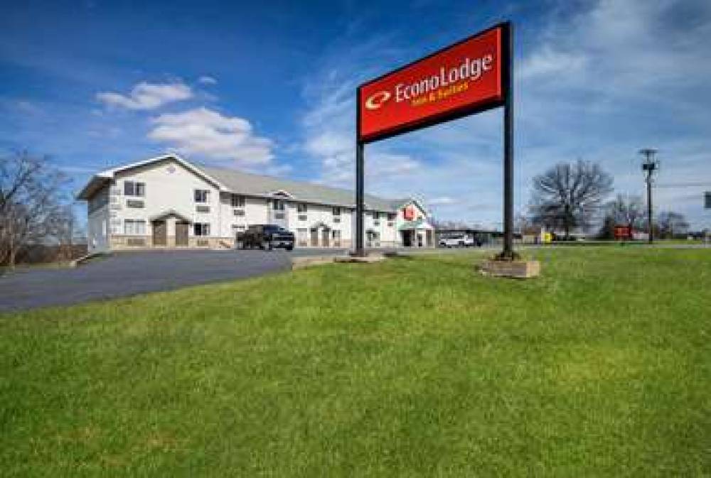 ECONO LODGE INN AND SUITES 2