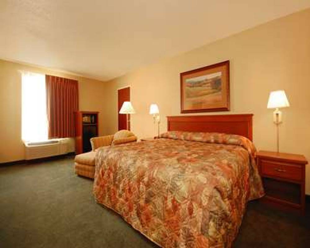 ECONO LODGE INN AND SUITES 6