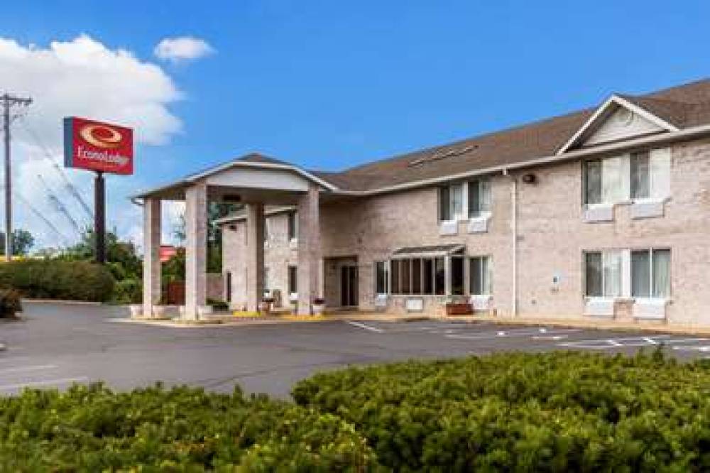 ECONO LODGE  INN AND SUITES 1