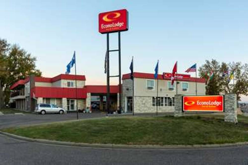 ECONO LODGE INN AND SUITES 1