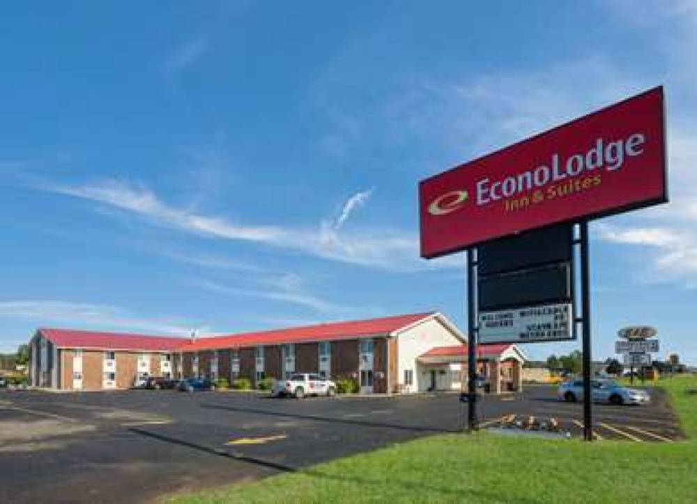 ECONO LODGE INN AND SUITES ESCANABA 2