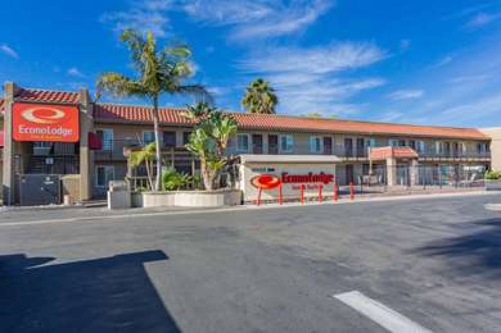 Econo Lodge Inn And Suites Escondid