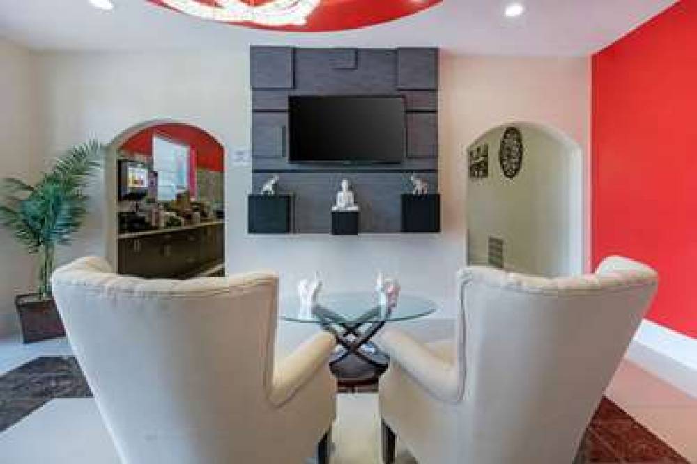 ECONO LODGE INN AND SUITES HOUSTON 4