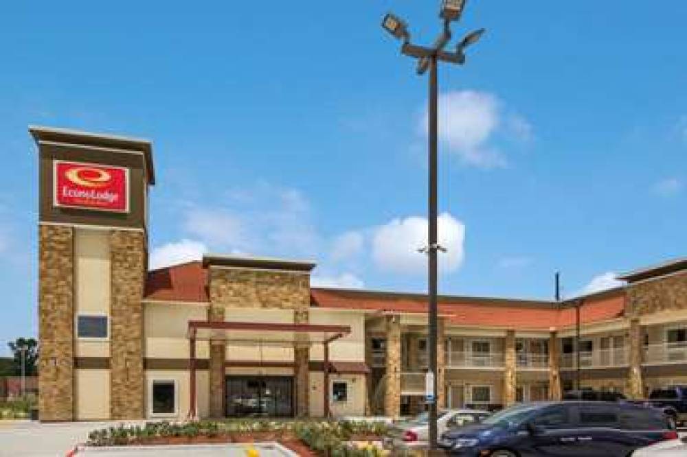 ECONO LODGE INN AND SUITES HUMBLE F 2