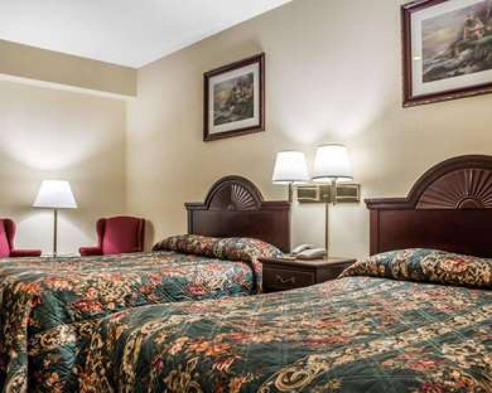 Econo Lodge Inn & Suites Airport 9