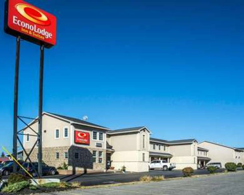 Econo Lodge Inn & Suites Airport 4