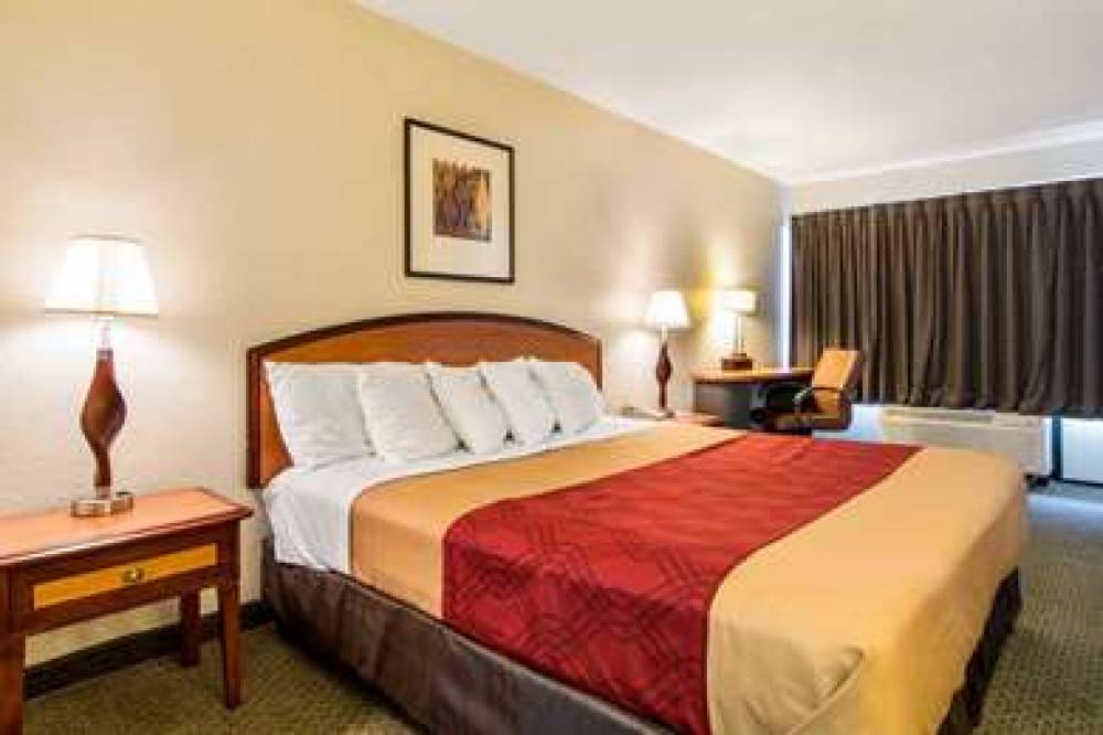 ECONO LODGE INN & SUITES CONFERENCE 8