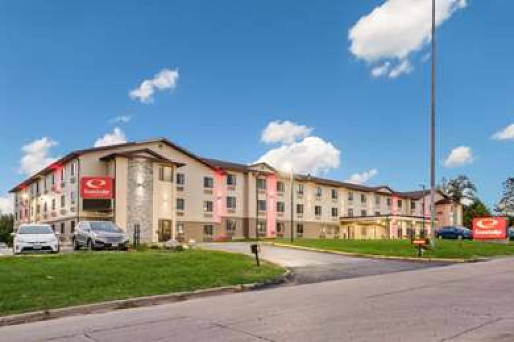 Econo Lodge Inn & Suites Des Moines - Merle Hay Rd 8