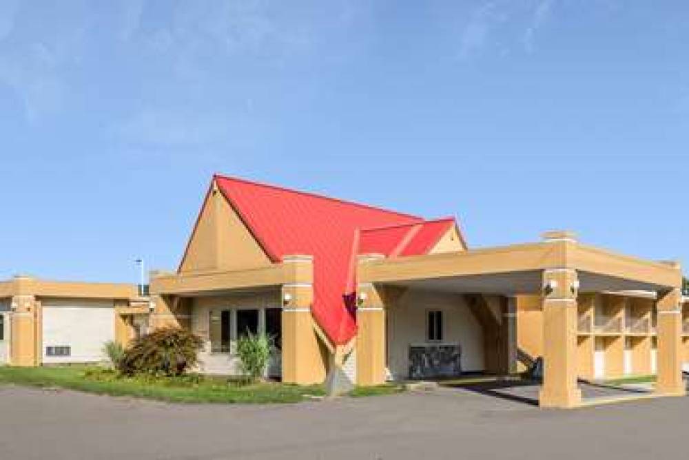 ECONO LODGE INN & SUITES 1