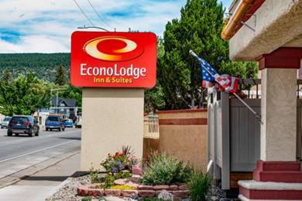 Econo Lodge Inn & Suites