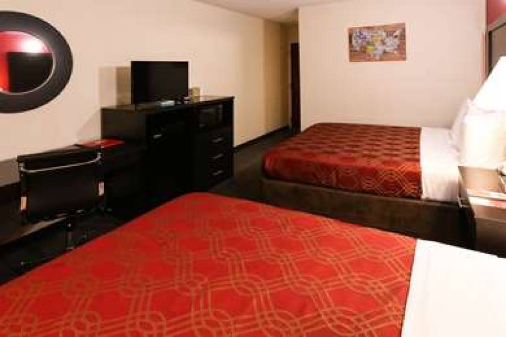 Econo Lodge Inn & Suites 8