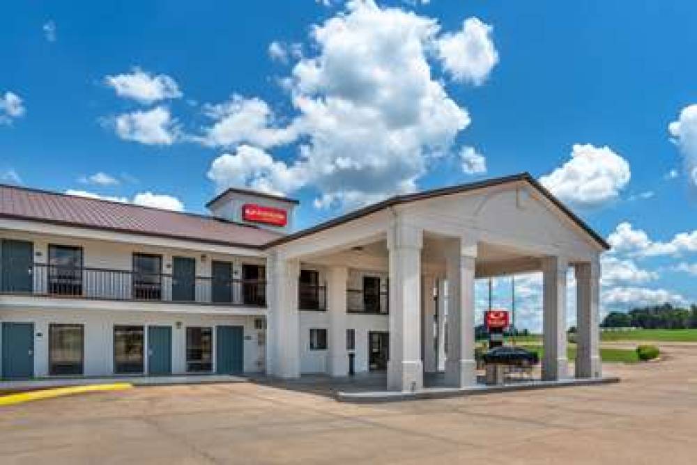 Econo Lodge Inn & Suites 2