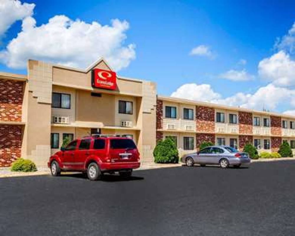 Econo Lodge Inn & Suites 1