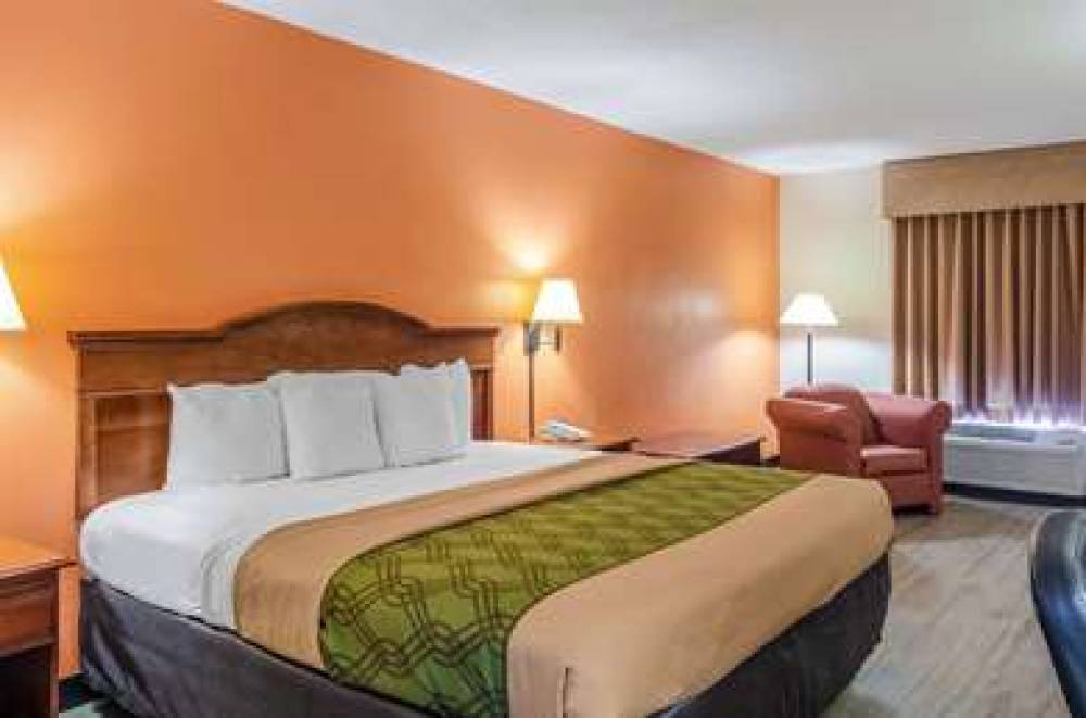 Econo Lodge  Inn & Suites 6