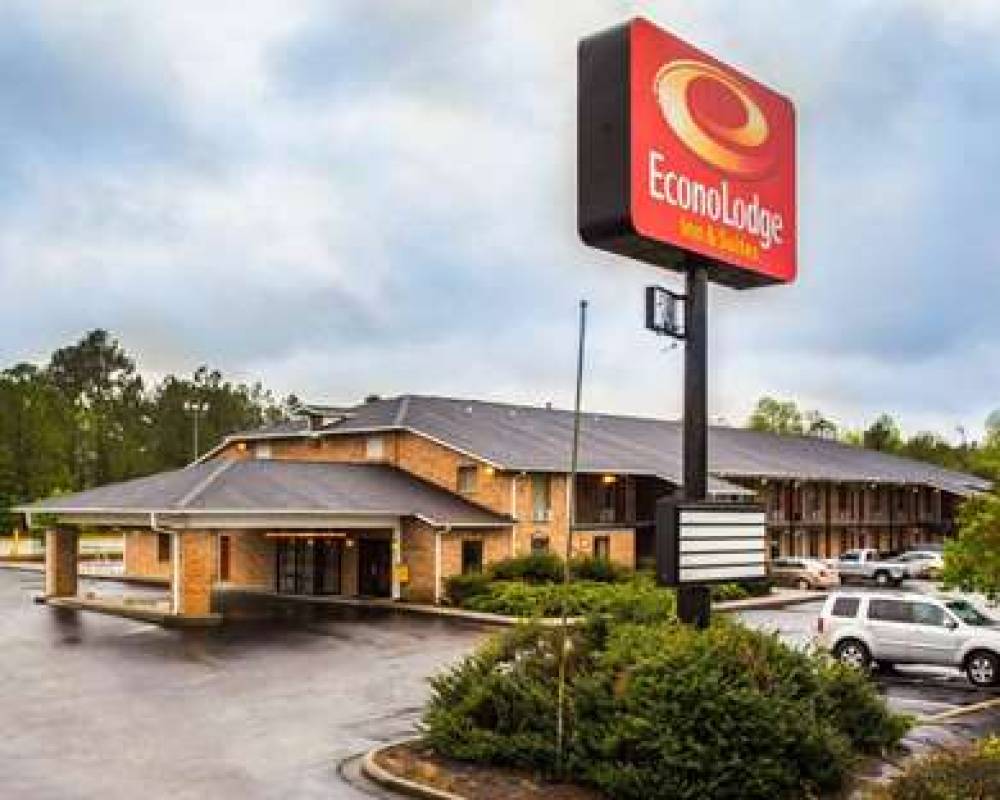 Econo Lodge Inn & Suites 2