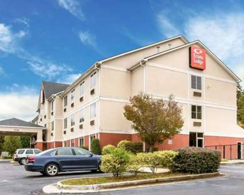 Econo Lodge  Inn & Suites 2