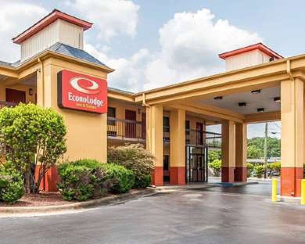 Econo Lodge Inn & Suites 1