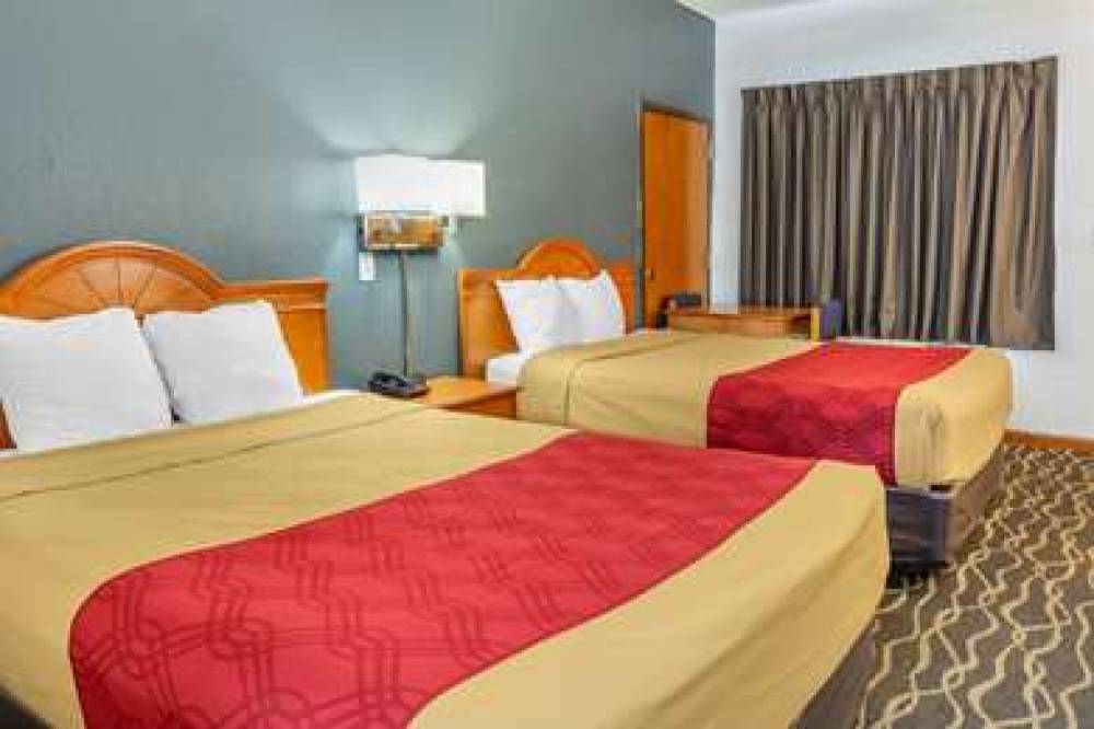 Econo Lodge Inn & Suites 9