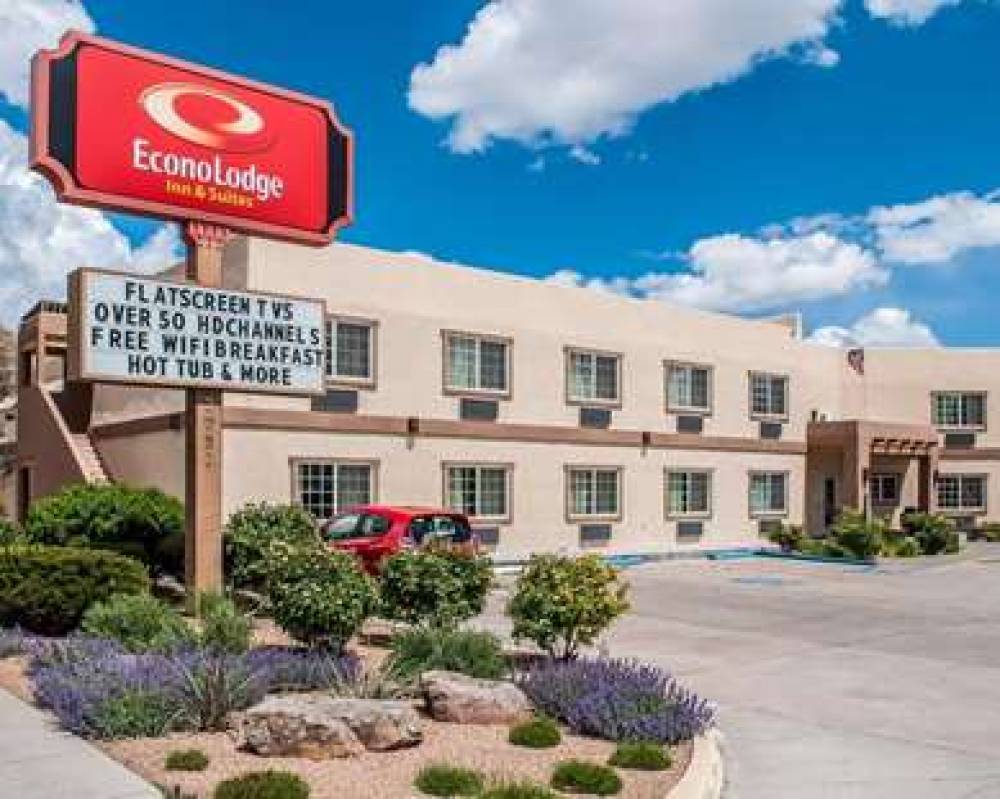 Econo Lodge Inn & Suites 1