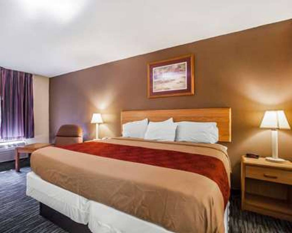 Econo Lodge Inn & Suites 10