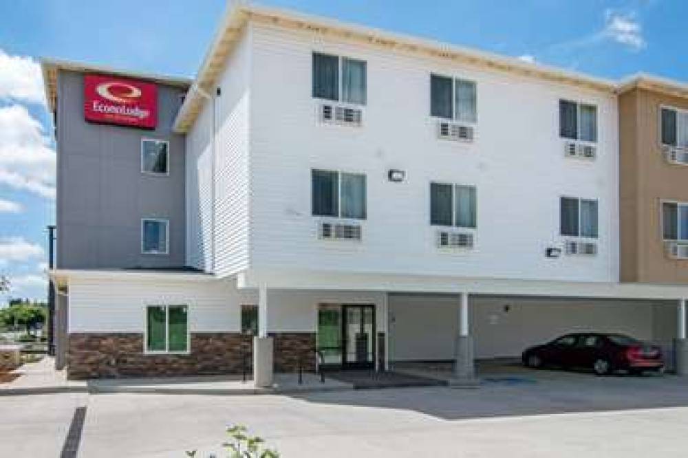 ECONO LODGE INN & SUITES 2