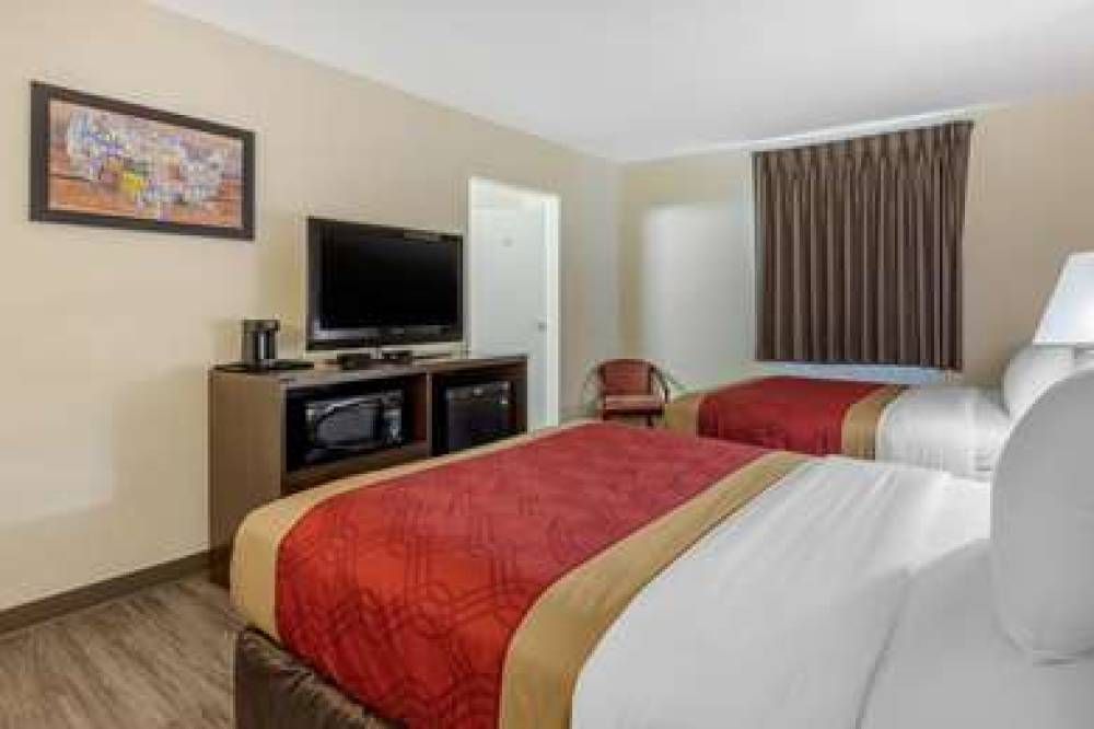 Econo Lodge Inn & Suites Fairgrounds 10