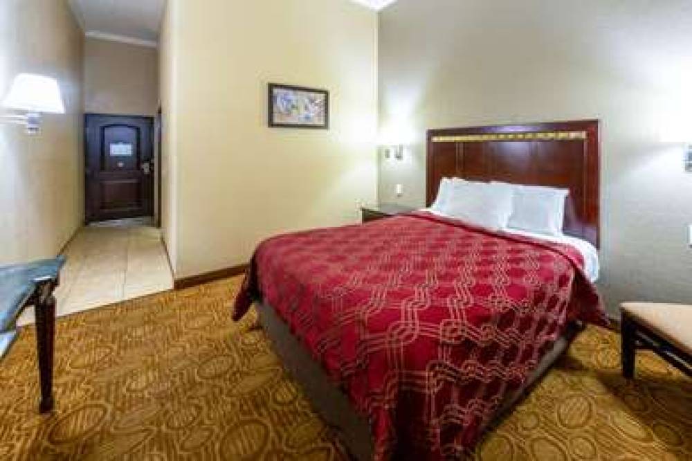 Econo Lodge Inn & Suites Fallbrook Downtown 9