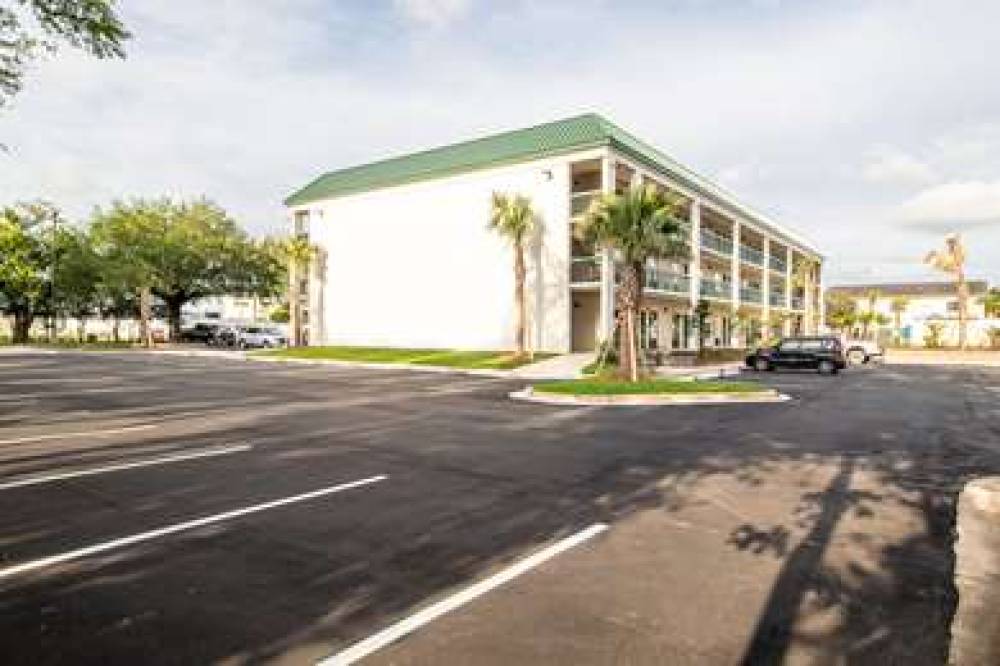 Econo Lodge Inn & Suites Foley-North Gulf Shores 3