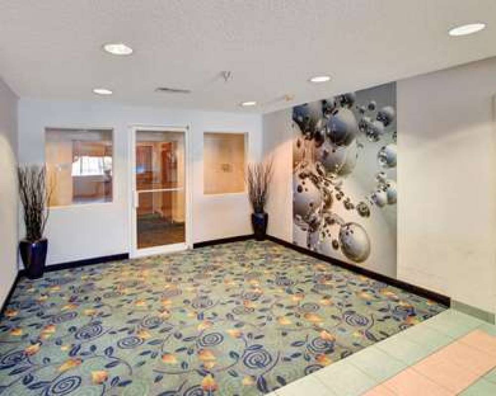 Econo Lodge Inn & Suites Lewisville I-35 4