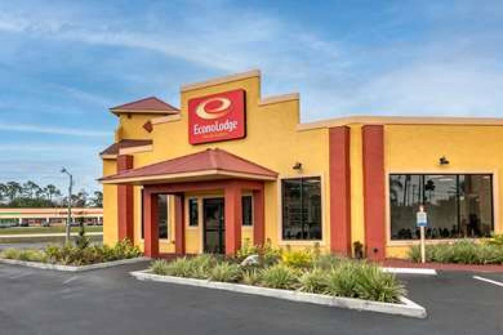 Econo Lodge Inn & Suites Maingate Central 1