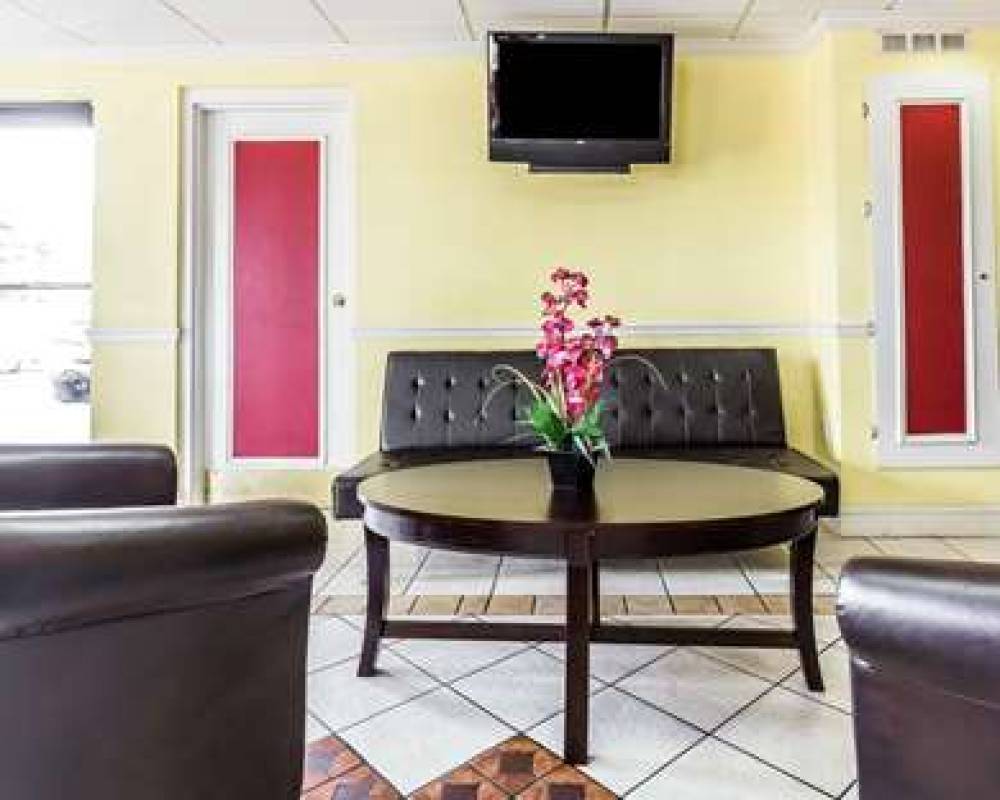 Econo Lodge Inn & Suites Matthews - Charlotte 4