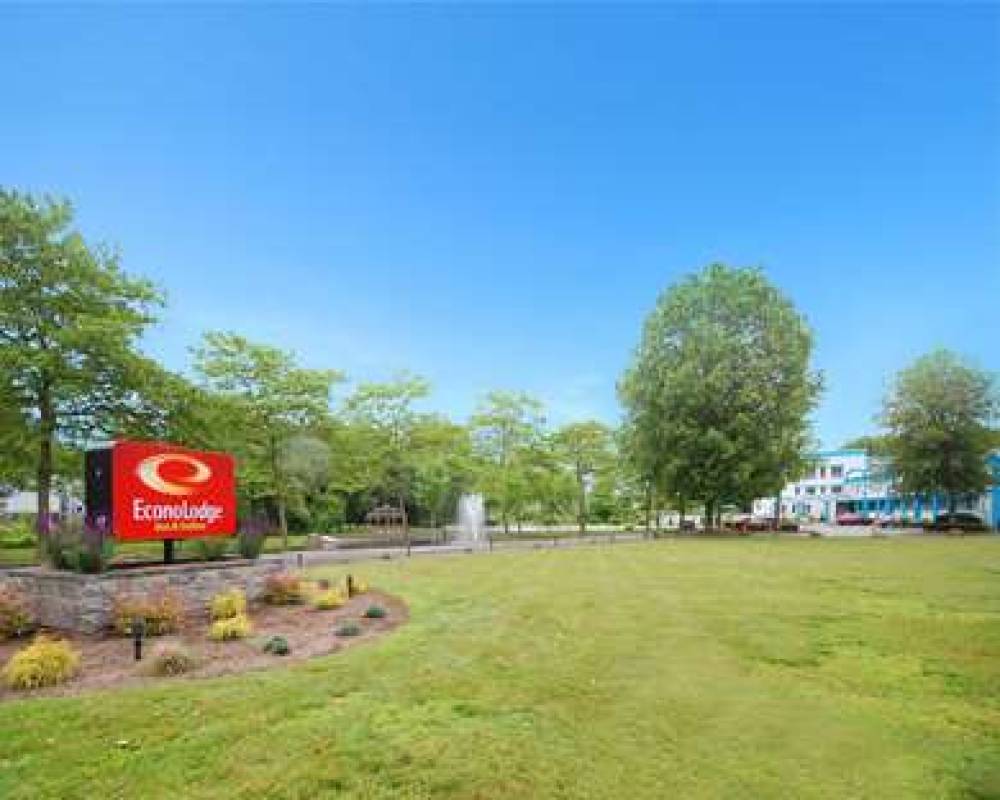 Econo Lodge Inn & Suites Old Saybrook - Westbrook 4